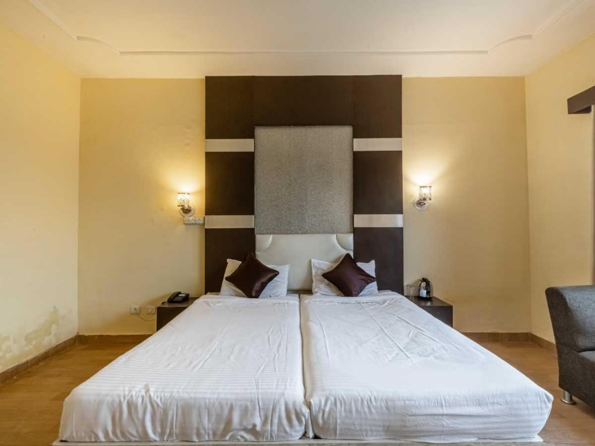 Mukund Madhav Royals Lucknow Hotel Exterior photo