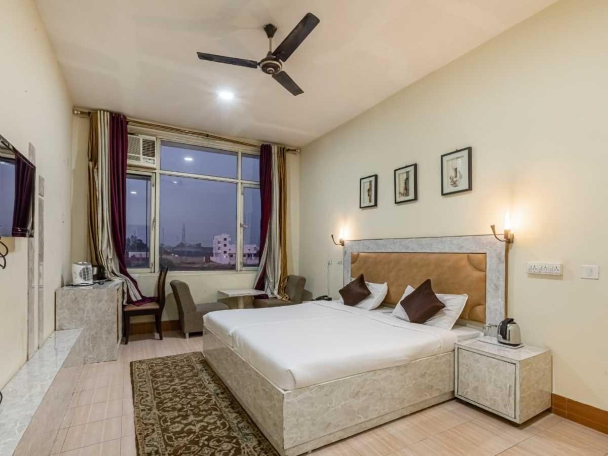 Mukund Madhav Royals Lucknow Hotel Exterior photo